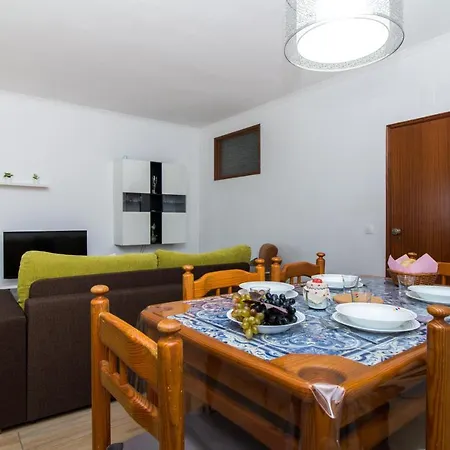 Ocean View - Pool And Sea View & Center Apartment
